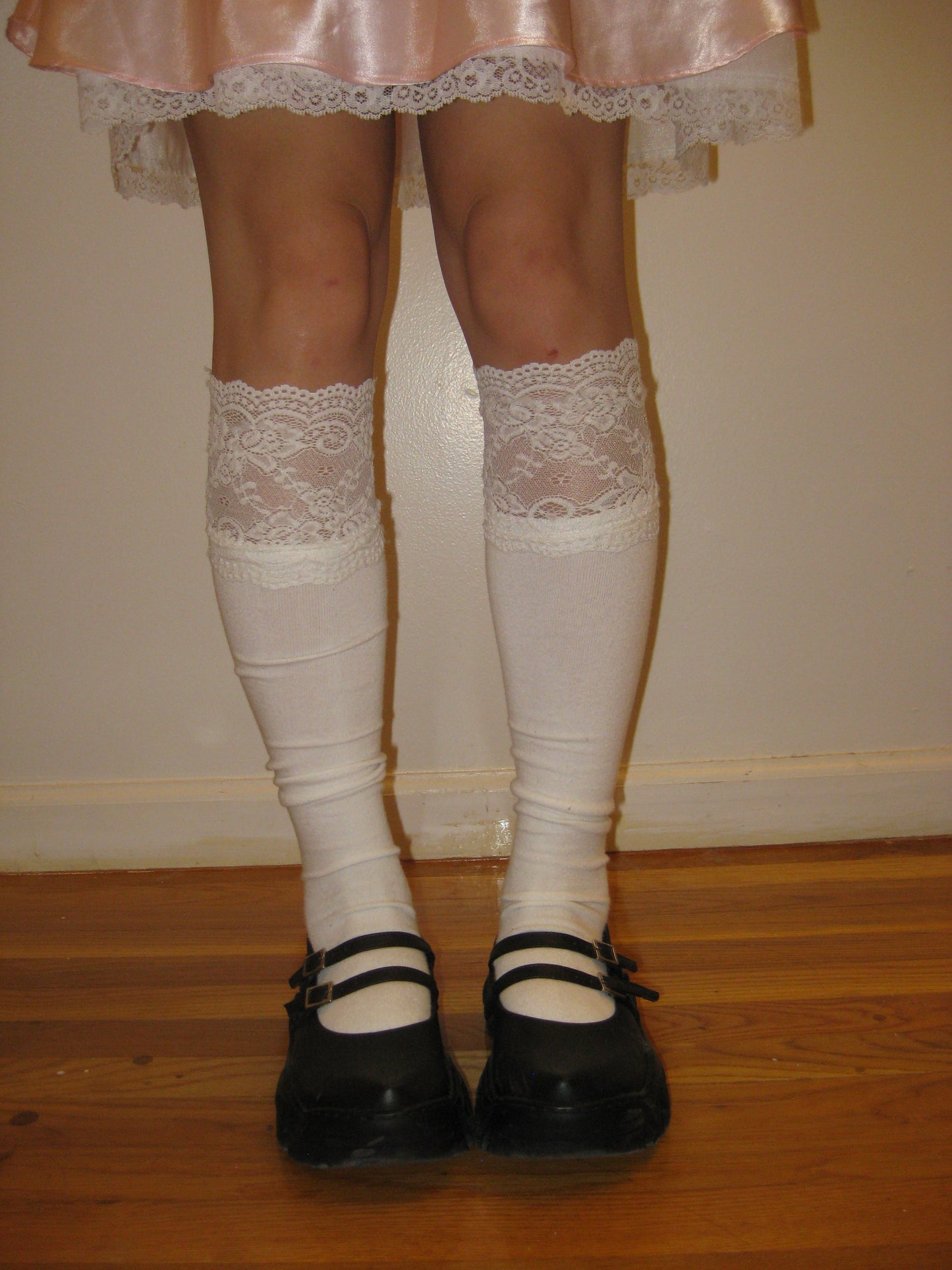 Lace-Trimmed Thigh-High Socks in Soft White