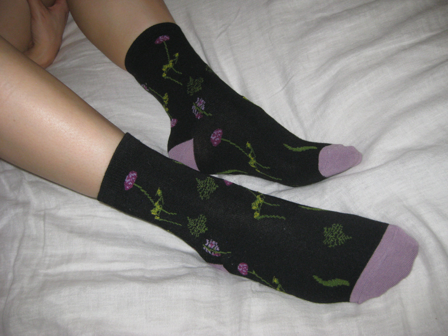 Floral Meadow Ankle Socks in Charcoal with Purple Blooms